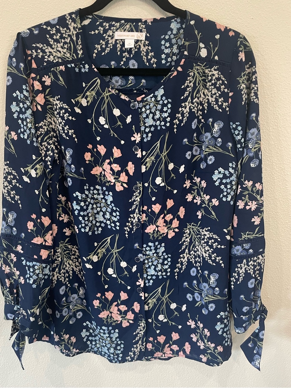 Westport 1962 Navy Floral Tie-Cuff Blouse